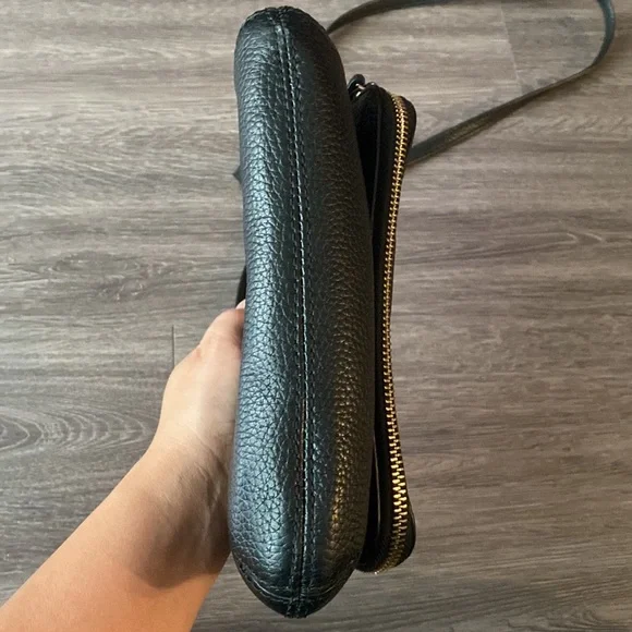 Kate Spade Crossbody - Picture 3 of 9